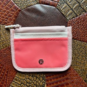Lululemon true identity card wallet